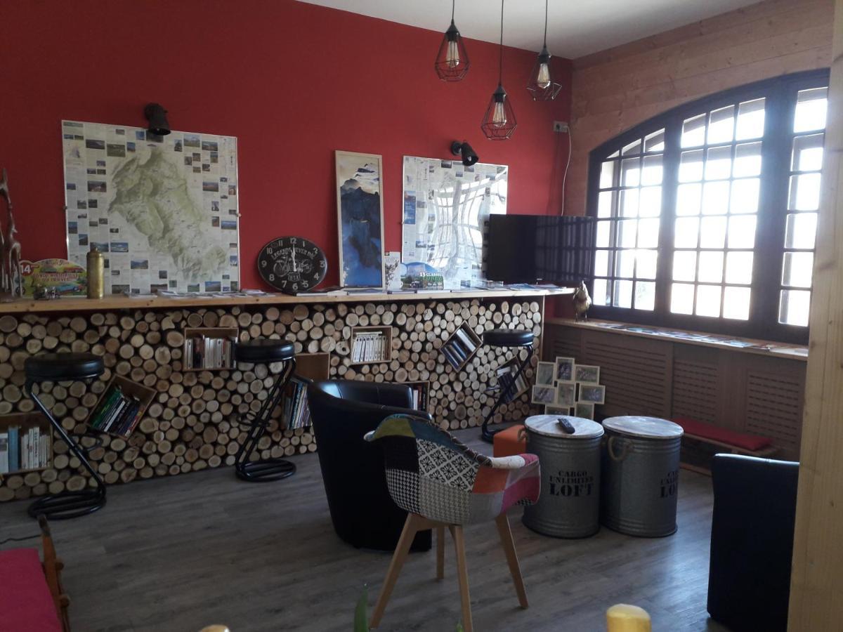 Hotel Restaurant Le Traineau Clelles ภายนอก รูปภาพ