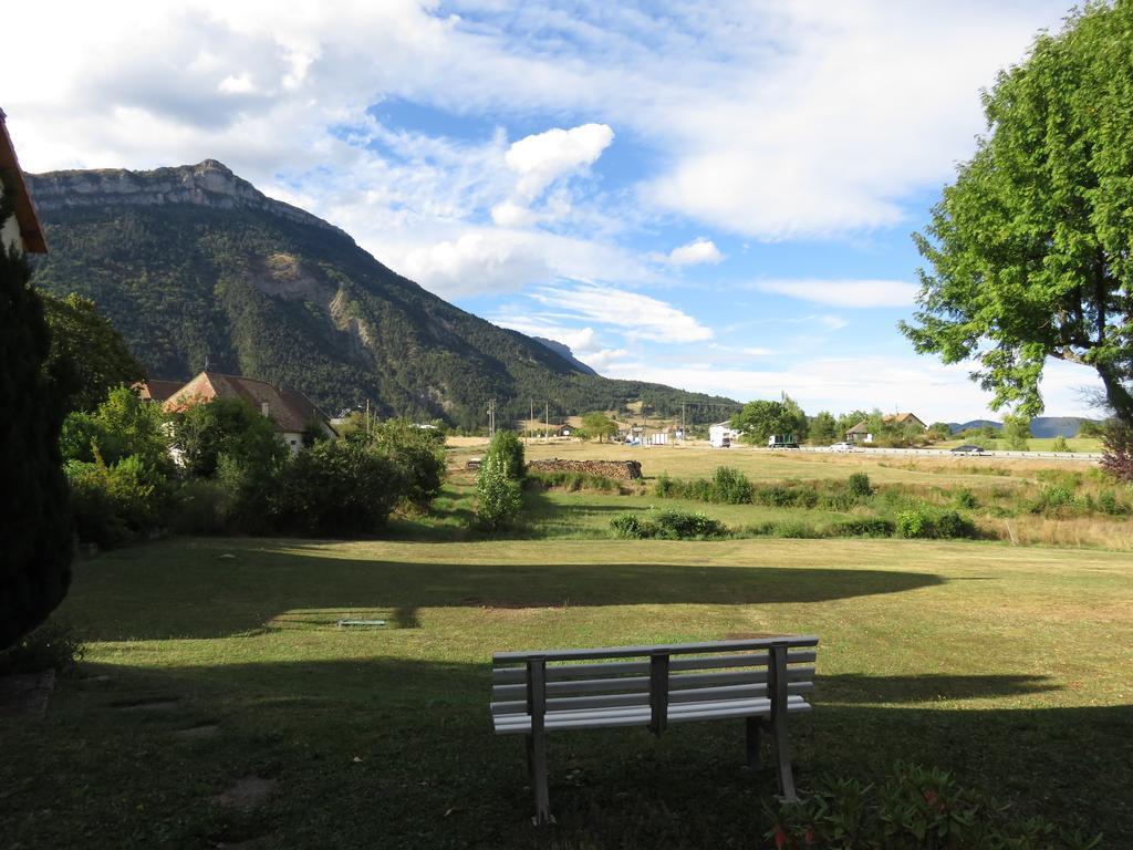 Hotel Restaurant Le Traineau Clelles ภายนอก รูปภาพ